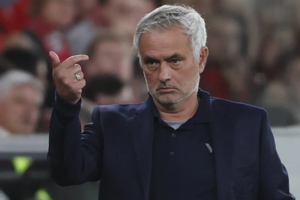 Mourinho acusa a Lucho González de llamarlo 