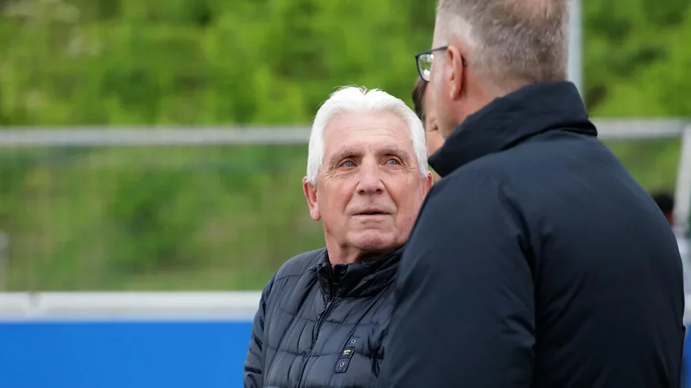 Klaus Fischer verteidigt den Kurz-Urlaub der Schalke-Profis vor dem Duell in Nürnberg