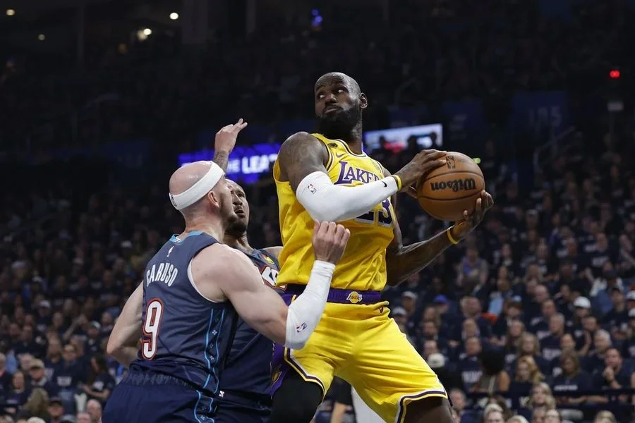 NBA: Los Angeles Lakers at Oklahoma City Thunder